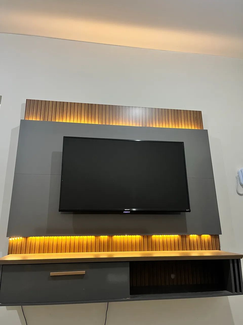 Painel suspenso para tv com led - Foto 2