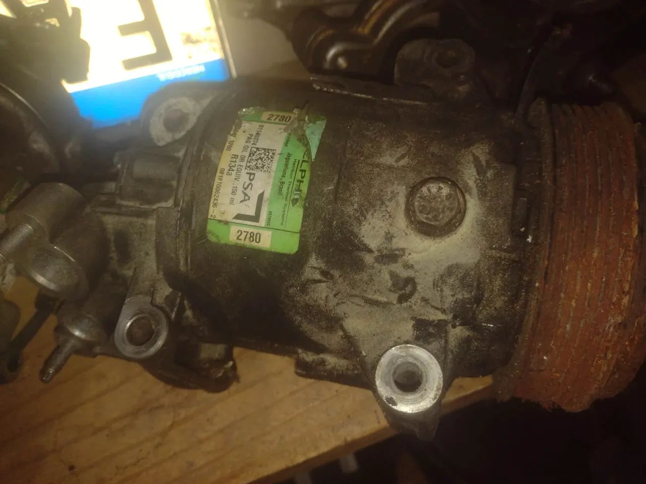 Compressor de ar condicionado  207 ( retirar) - Foto 3