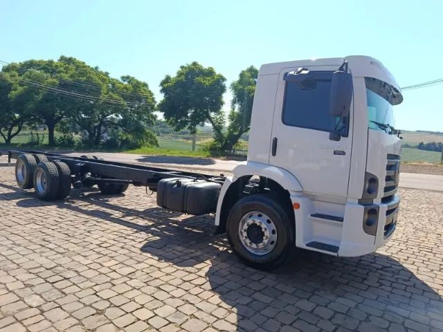 VW / 24-250 Constellation Reduzido chassi Longo