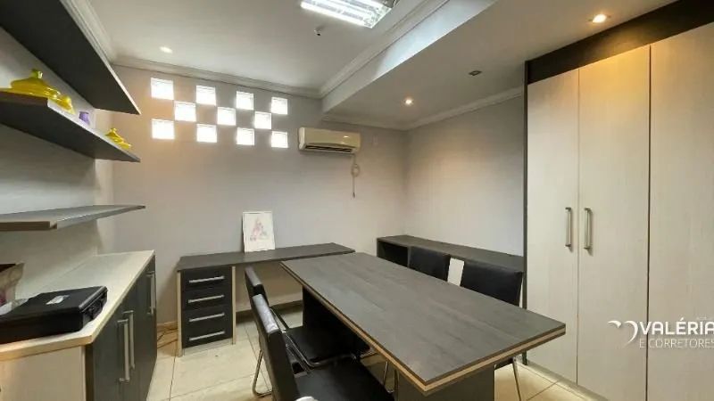 PONTO COMERCIAL NA CIDADE VELHA