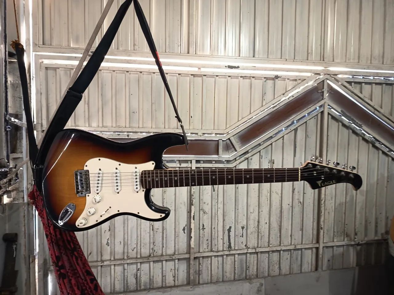 Guitarra Eagle stratocaster relíquia  - Foto 5