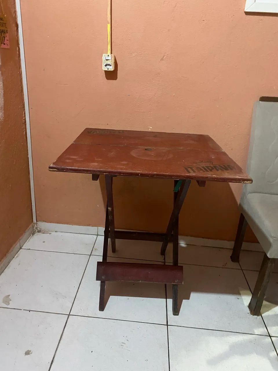 Mesa dobrável de madeira maciça  - Foto 2