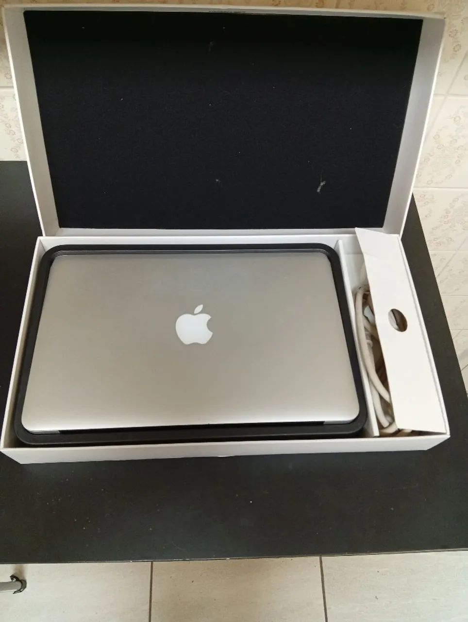 Vendo MacBook Air de 11 polegadas (Modelo A1370 / Part Number: MC969BZ/A - Mid 2011) - Foto 2