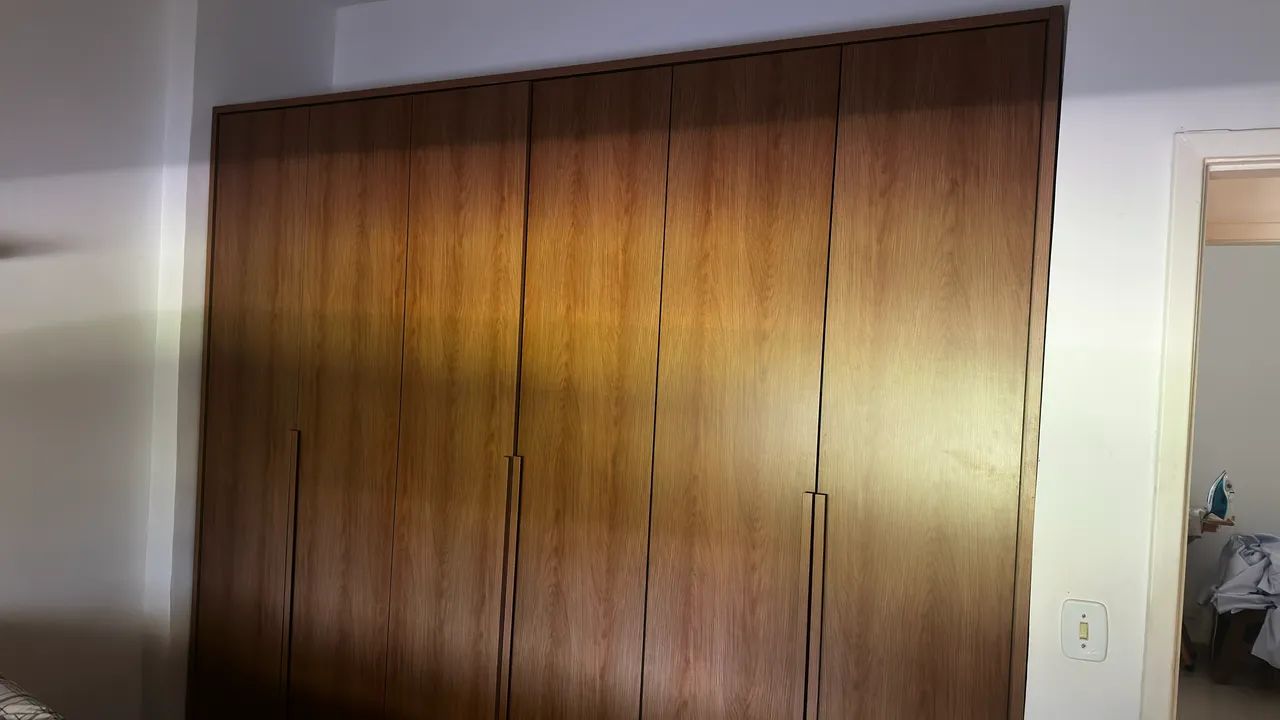 Guarda-roupa grande em ótimo estado  - Foto 2