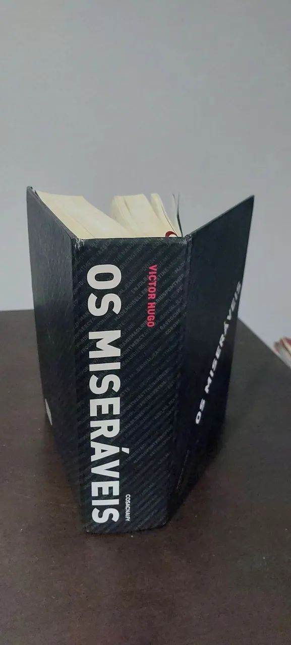 OS MISERAVEIS - COSAC - Foto 2