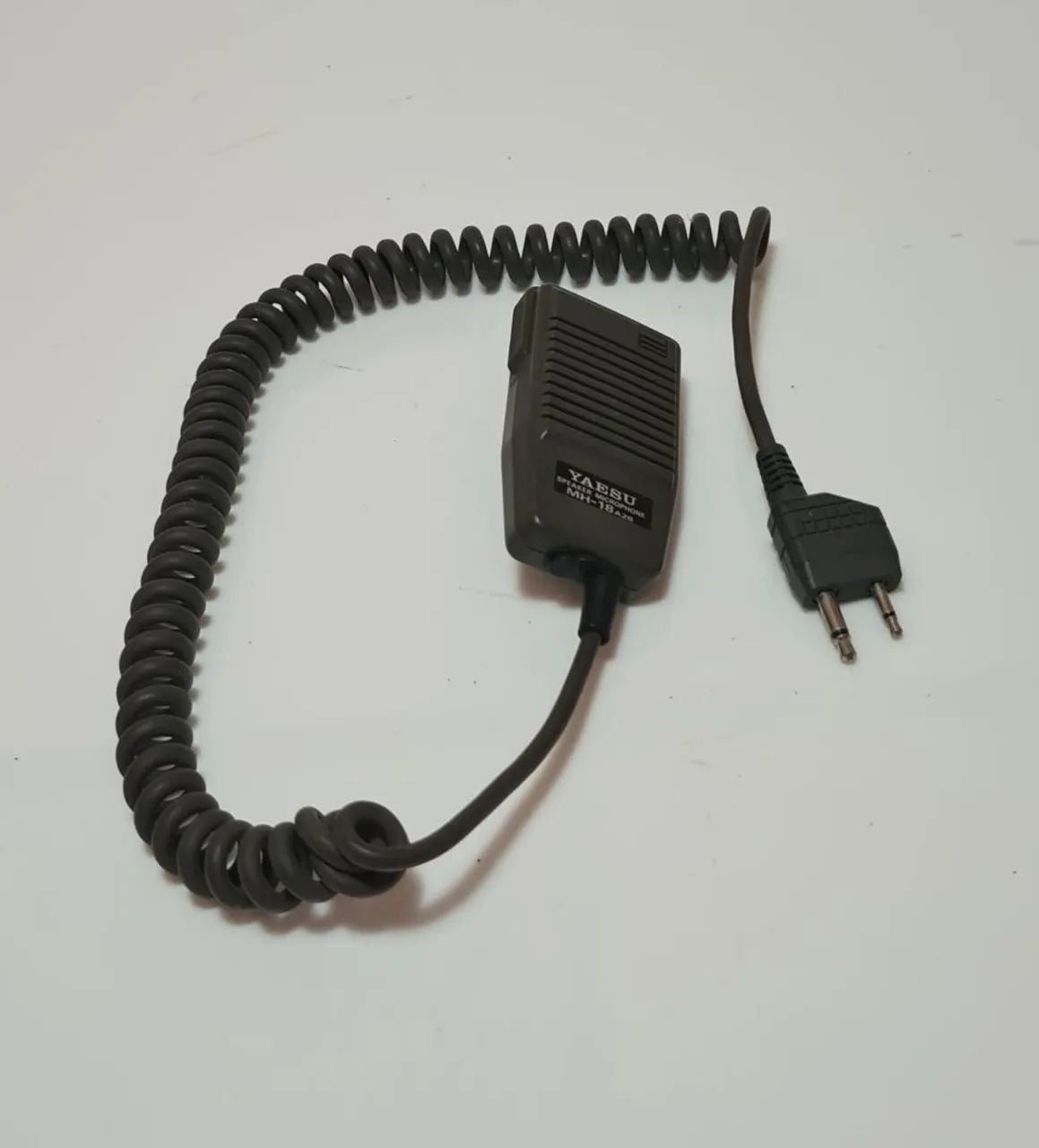 Microfone com Autofalante Yaesu Com Plug de 2 Pinos