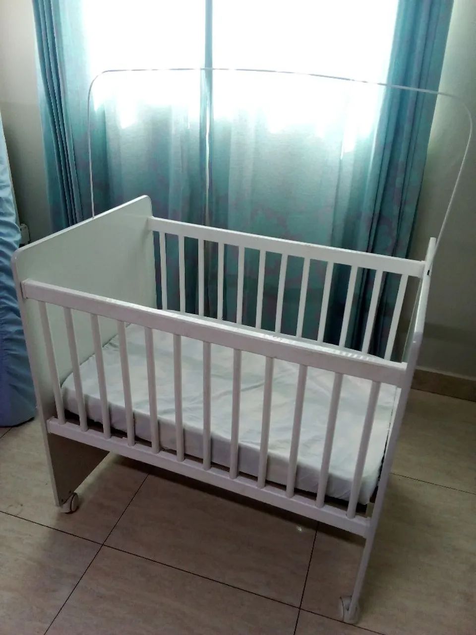 Mini berço com colchão  - Foto 4
