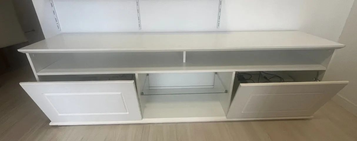 Rack branco para TV - 180 x 40 cm