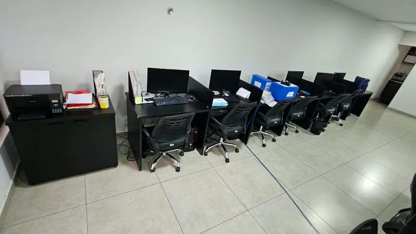 Mesas, cadeiras e armários - sala comercial - Foto 4