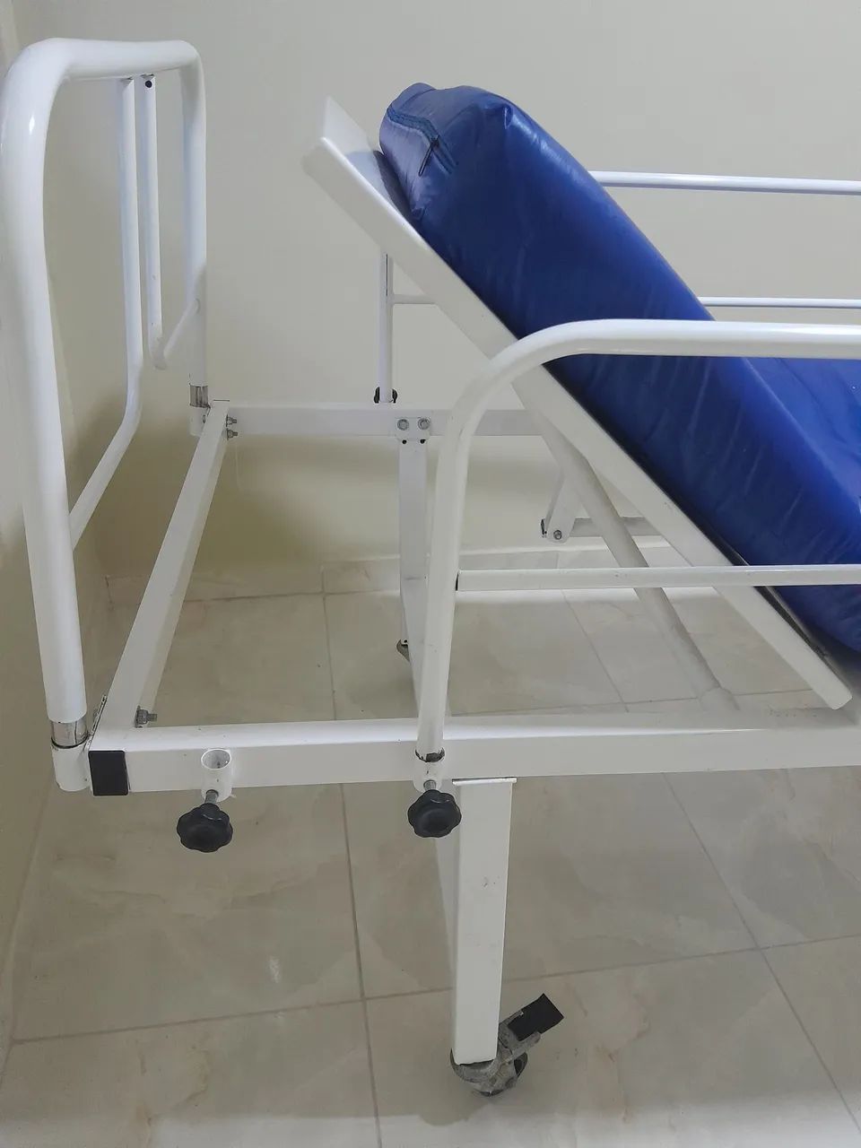 Cama hospitalar com colchão pneumático 