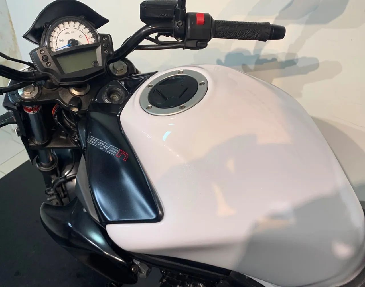 ER-6N 650cc - Foto 3