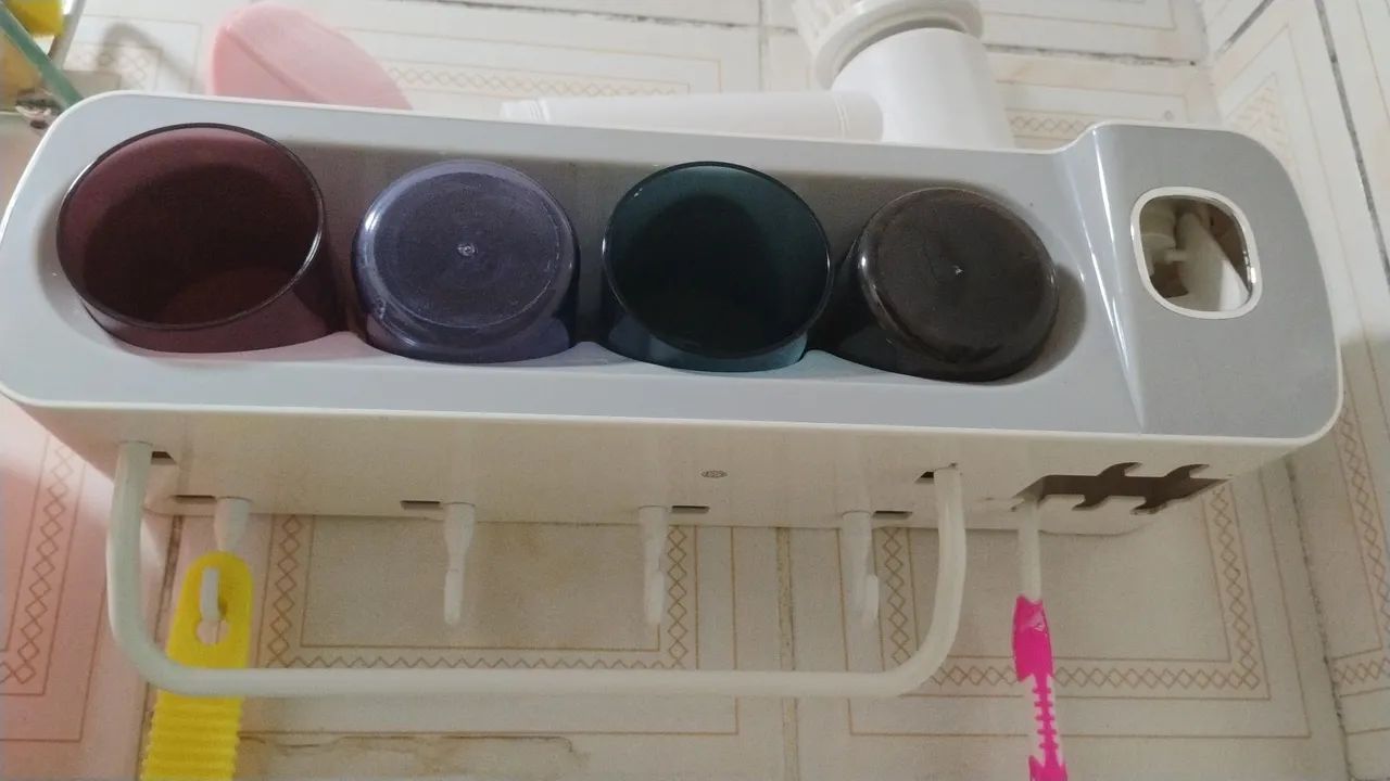 Porta escova multiuso 25  reais 