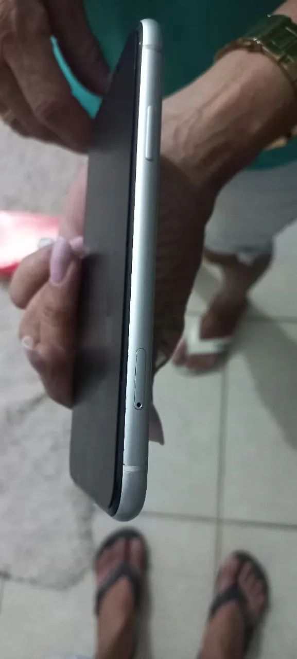 iPhone XR branco 64G Conservado - Foto 3