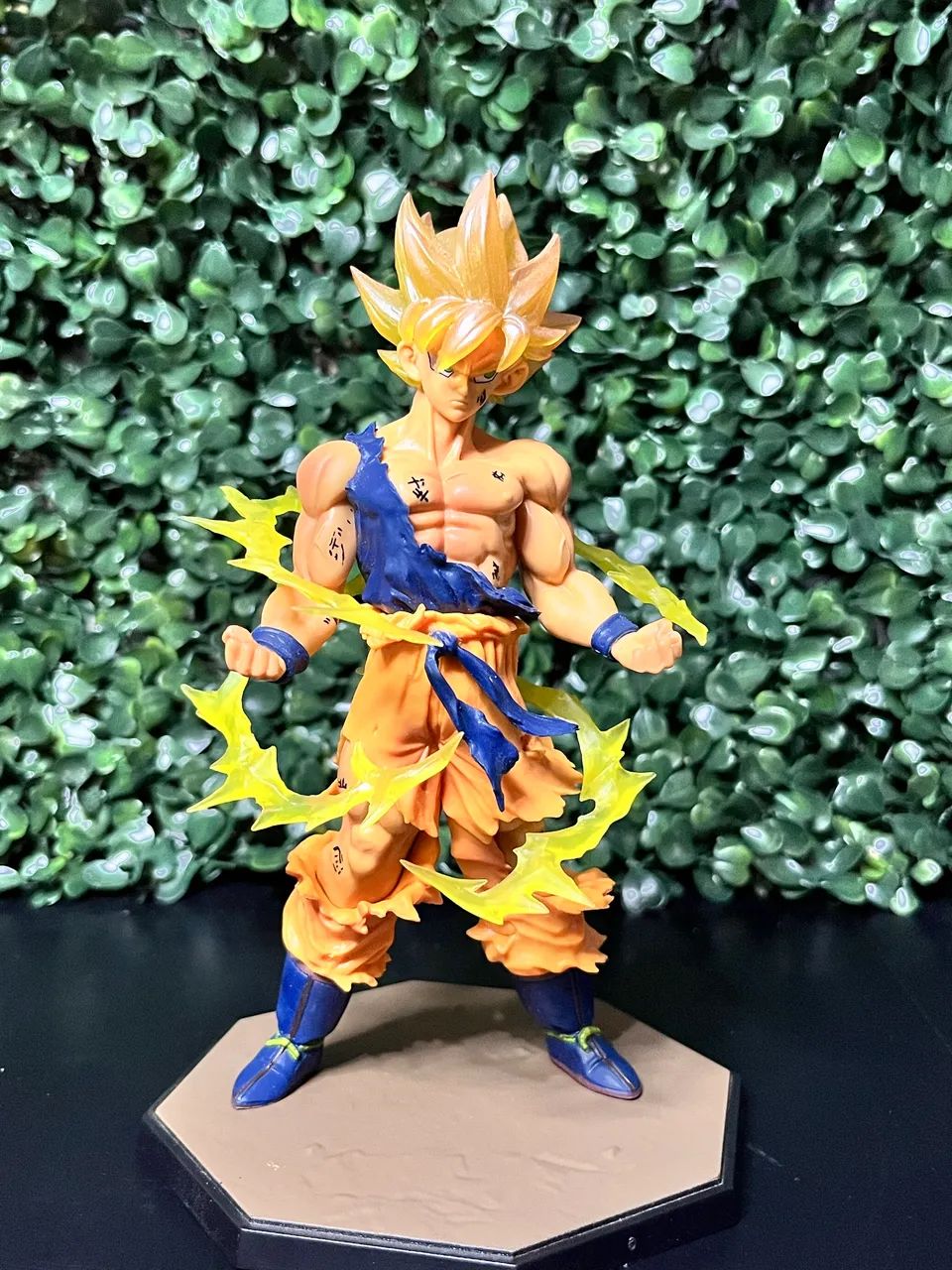ACTION FIGURE 