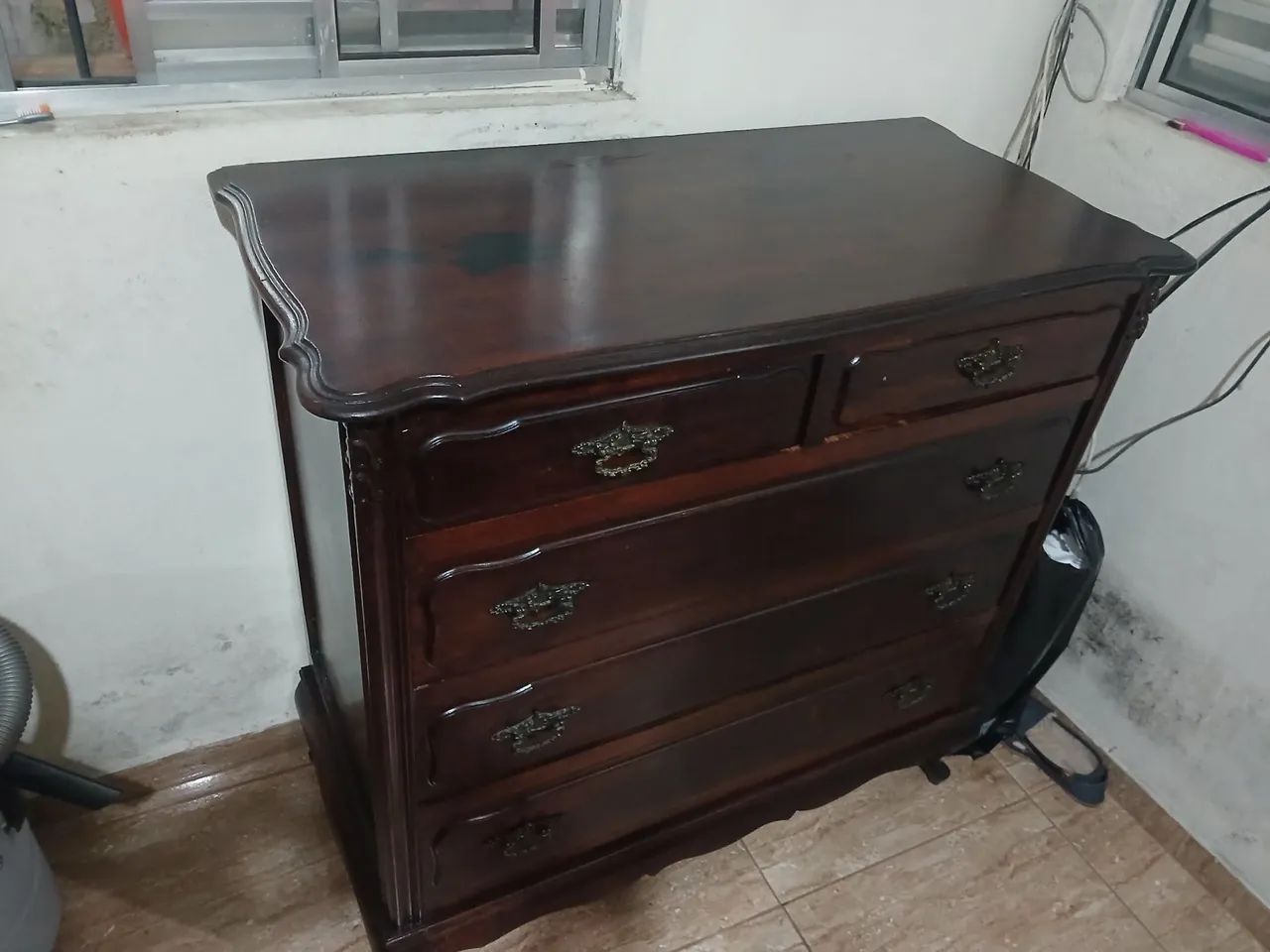 Cômoda antiga retro
