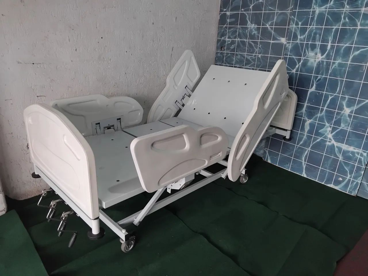 Cama hospitalar com elevação de altura.  - Foto 4
