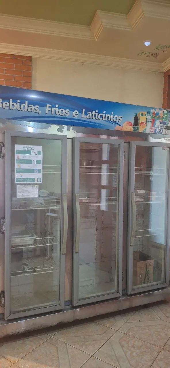 Frise expositou 3 portas
