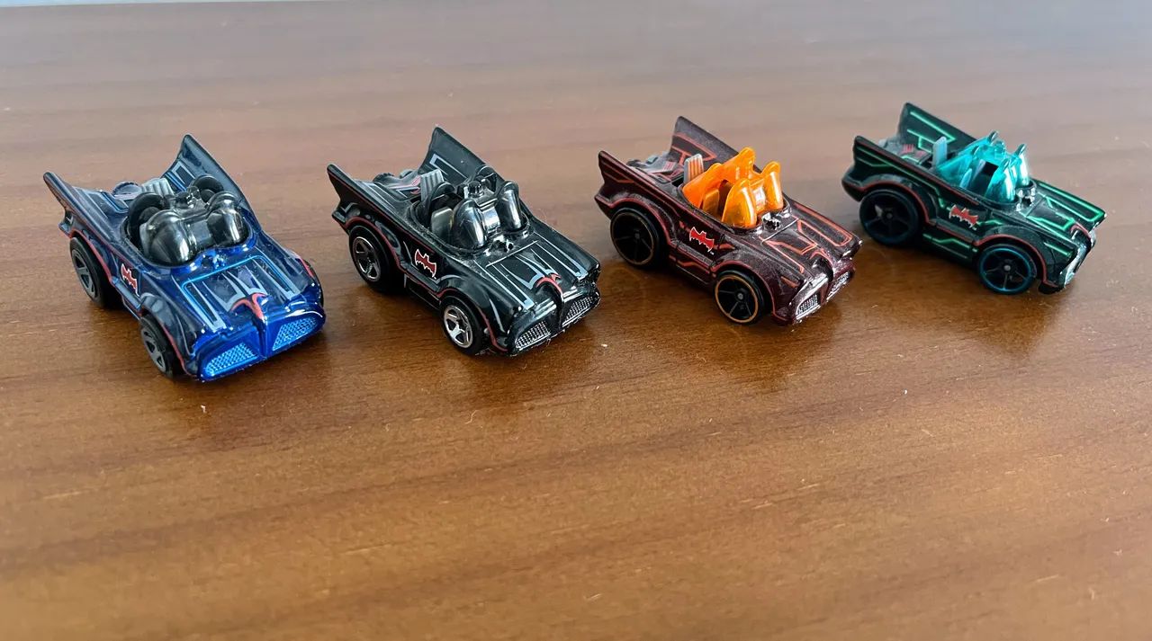 Lote Hotwheels Batman  20 unidades  - Foto 2