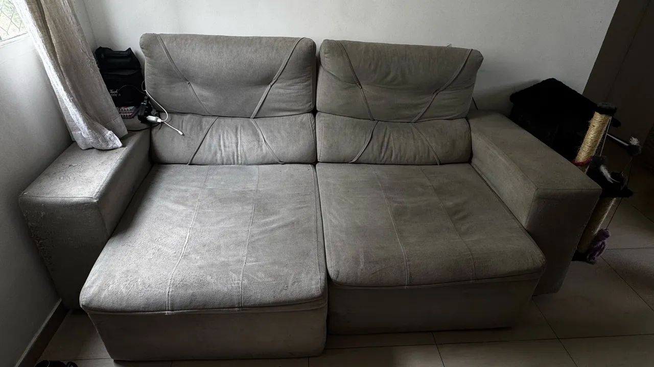Sofa cinza retrátil 