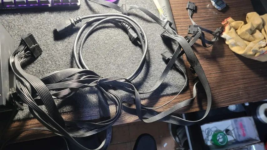 Fonte Cooler Master MWE 600W 80 Plus Bronze ? 8 Meses de Uso, Sem Defeitos - Foto 5