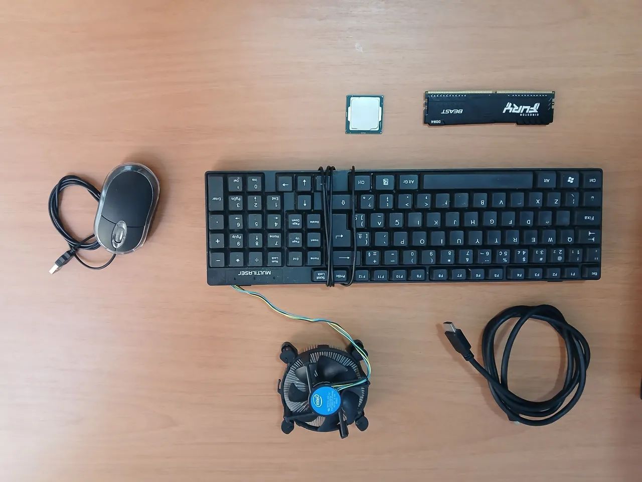 Processador, Memória, Gabinete, Mouse e Teclado 