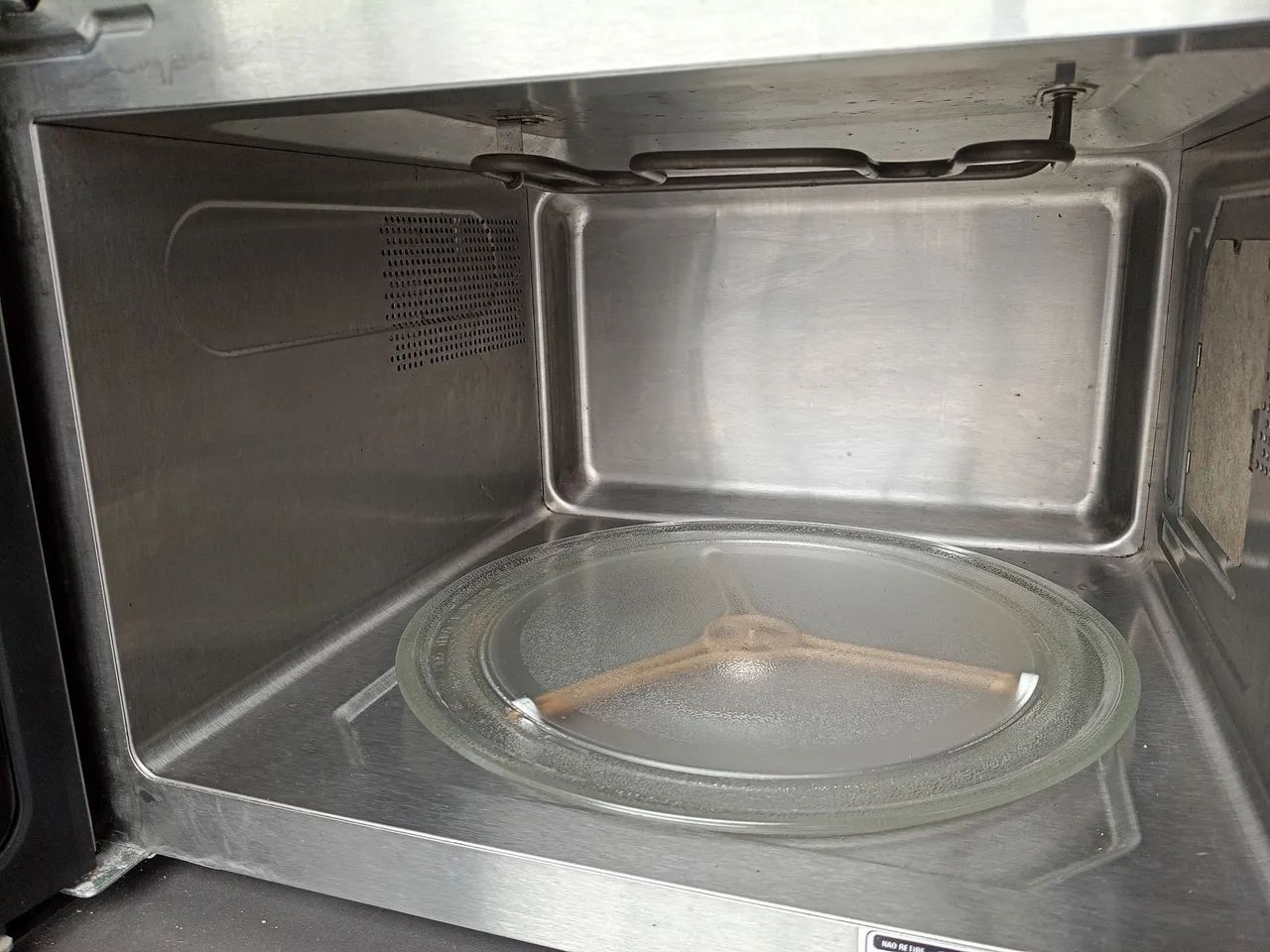 Microondas Brastemp inox com grill 31litros - Foto 2