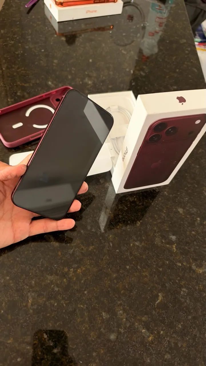 iPhone 18 pro Max 256 bordo a cor do momento  - Foto 4