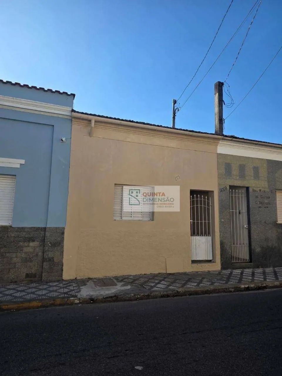 Imóvel com 2 quartos no centro de Lorena