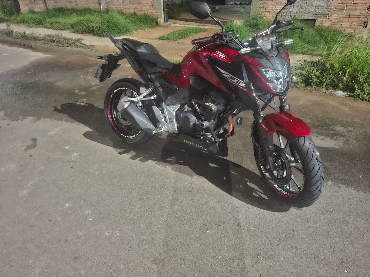 Cb 300f