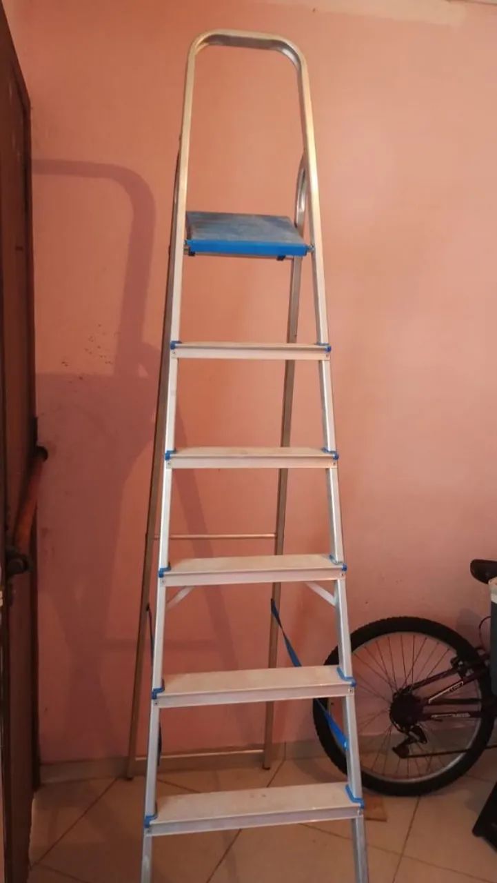 Escada de alumínio  - Foto 4