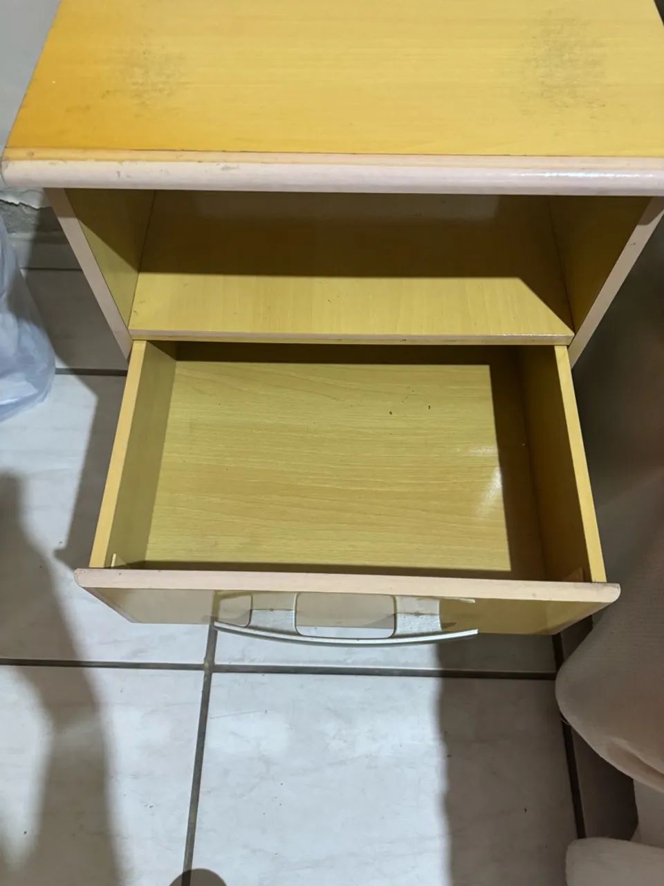 Conjunto cômoda e mesinha de cabeceira  - Foto 5