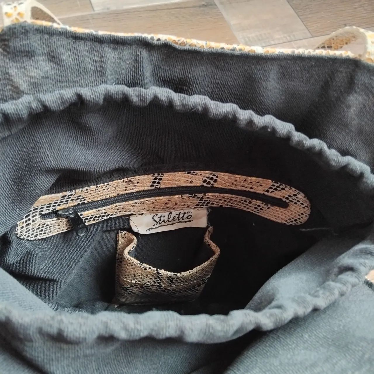 Bolsa de couro stiletto  - Foto 4