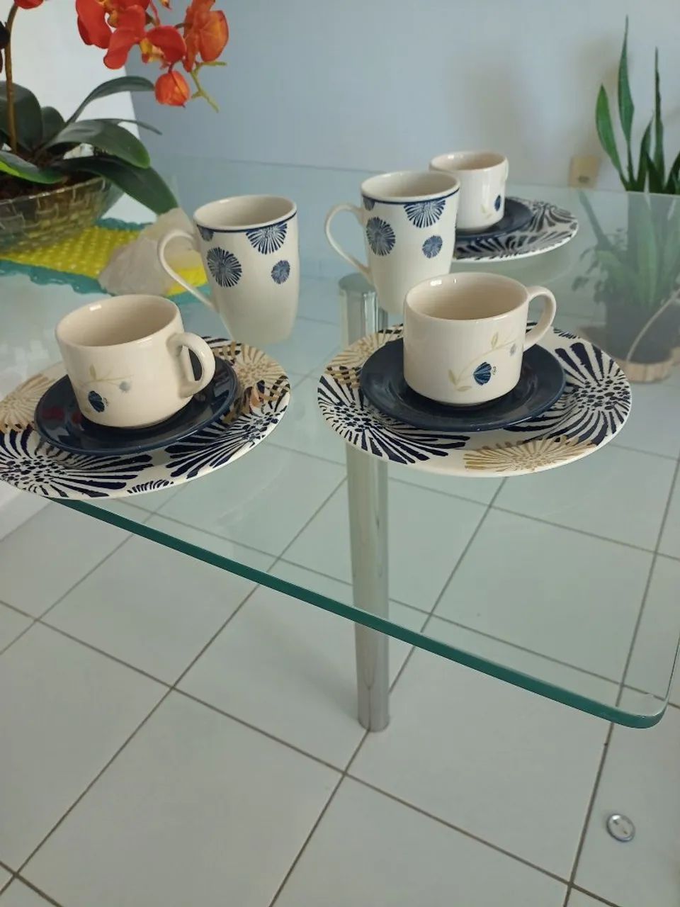 Jogo de Jantar e Café da Manhã 