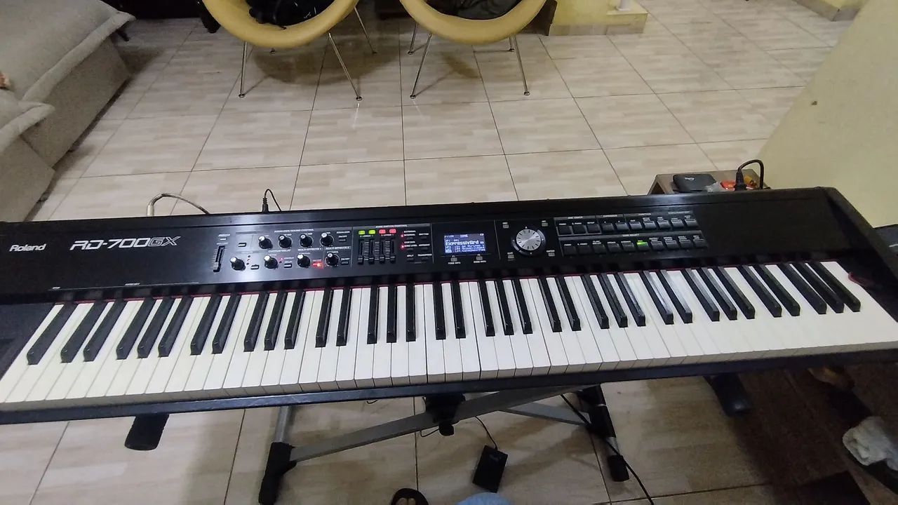 Teclado Roland RD700GX - Foto 4