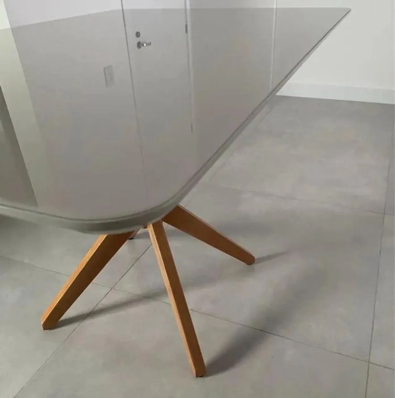 Mesa de jantar novíssima 