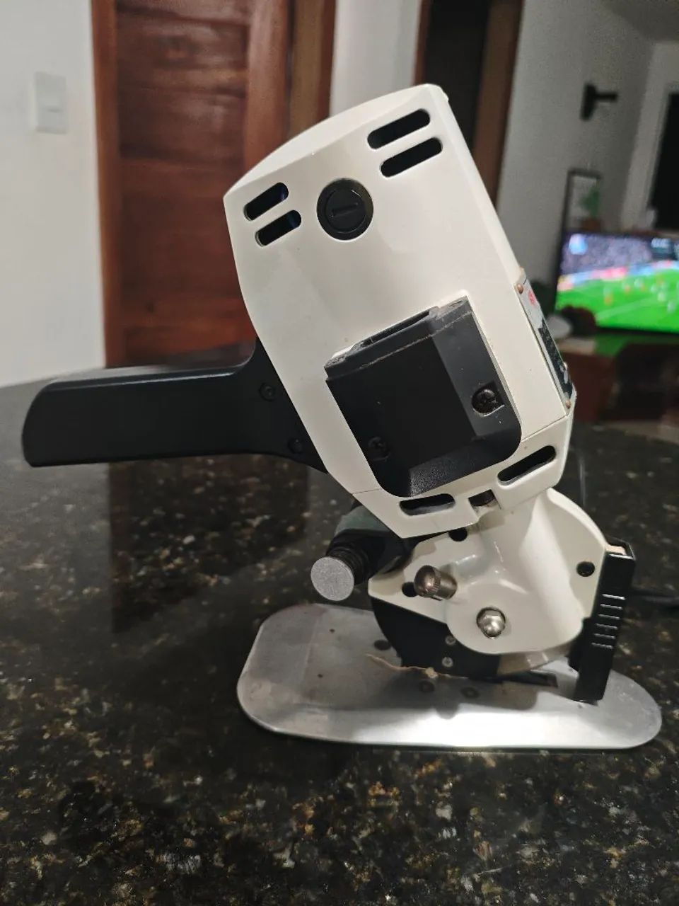 Cortadora de disco para confecção e máquina para alfaiataria - Foto 2