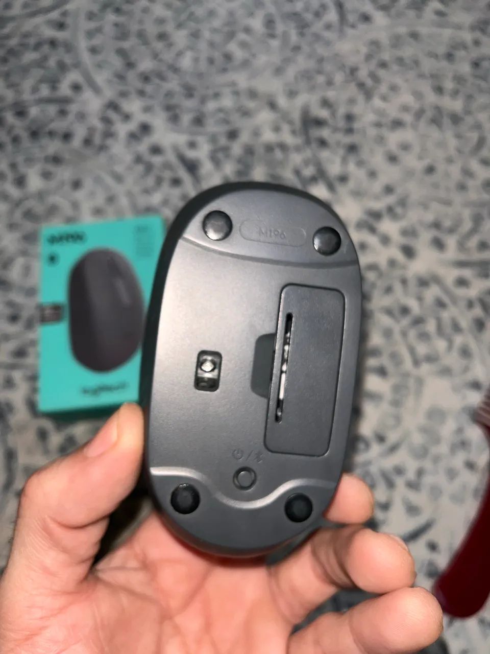 Mouse Logitech m196 Bluetooth sem fio pc pouco uso caixa