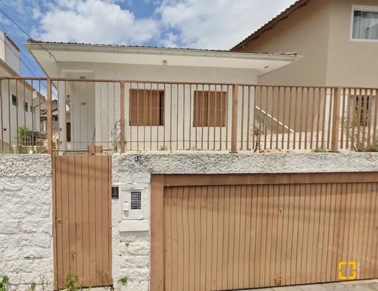 Casa com 4 quartos - Agronômica