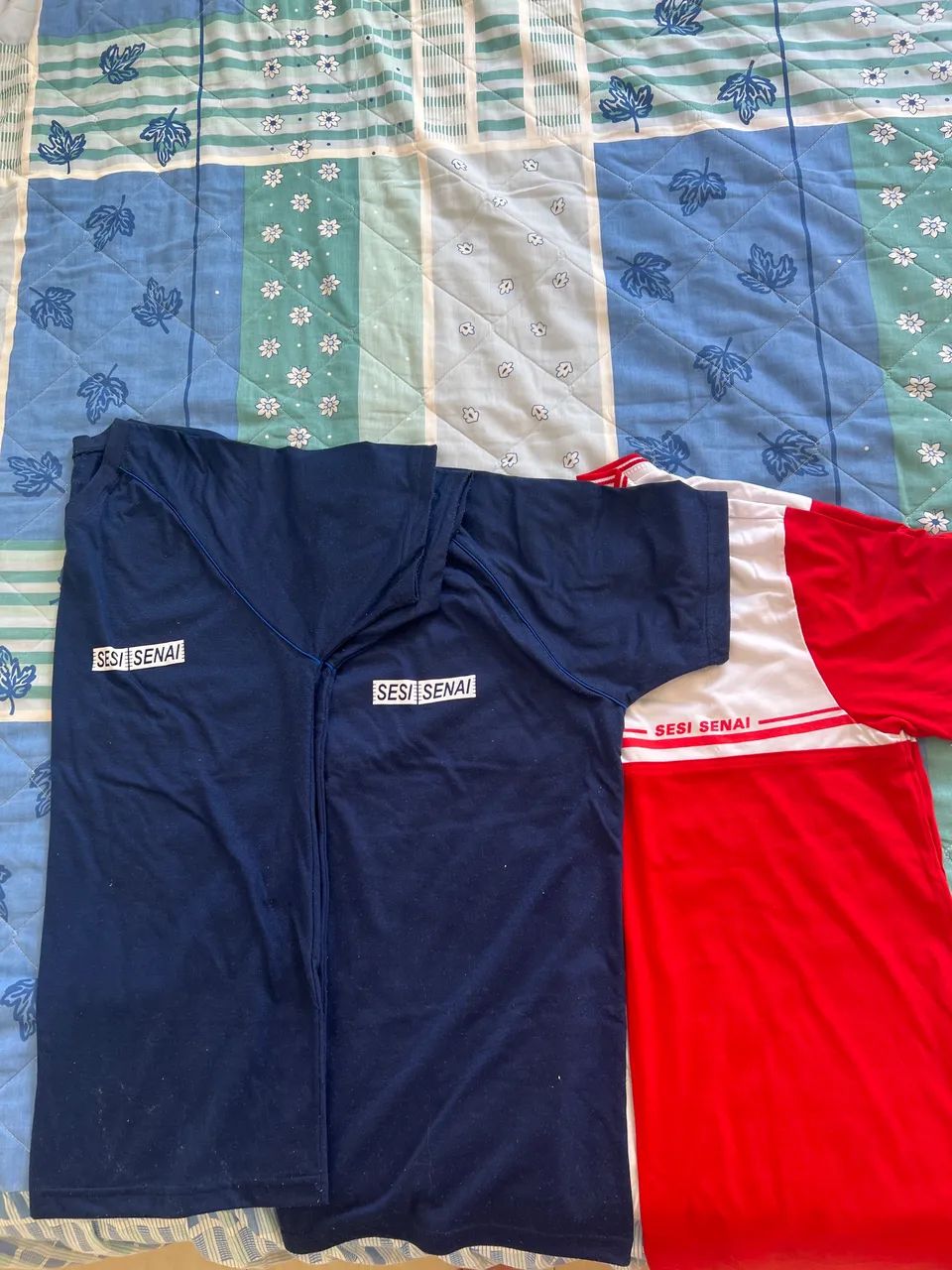 Lote Camisas Uniforme SESI / SENAI - Modelos Novo e Antigo (Semi-novas)