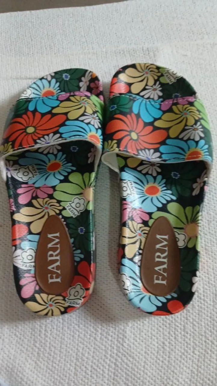 Chinelos FARMI/ várias estampas /numeração variada - Foto 4