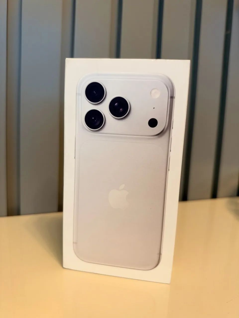 iPhone 18 pro 256Gb Silver LACRADO  - Foto 3