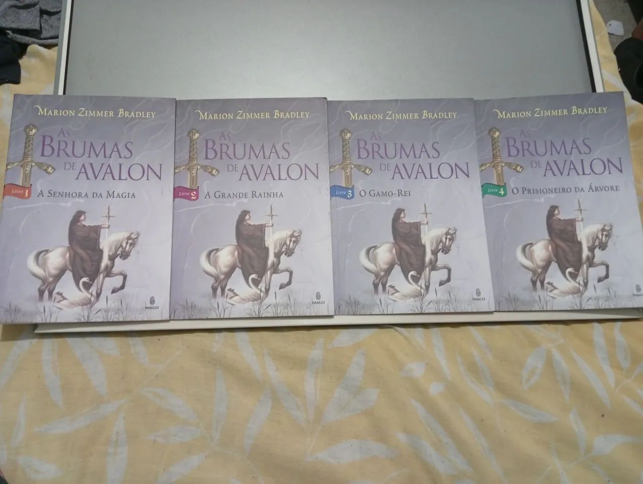 COLEÇÃO AS BRUMAS DE AVALON!