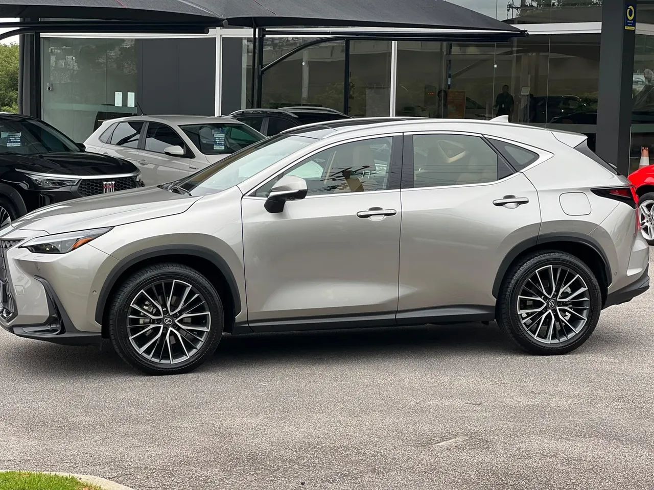 Lexus NX-450h+ AWD 2.5 16V Aut. (Híbrido), foto 5 de 20