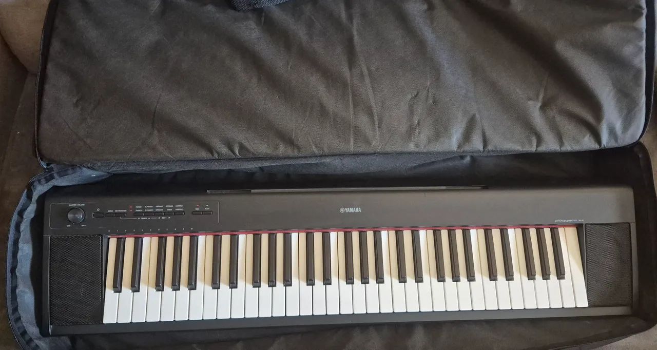 Teclado Yamaha NP12 piaggero