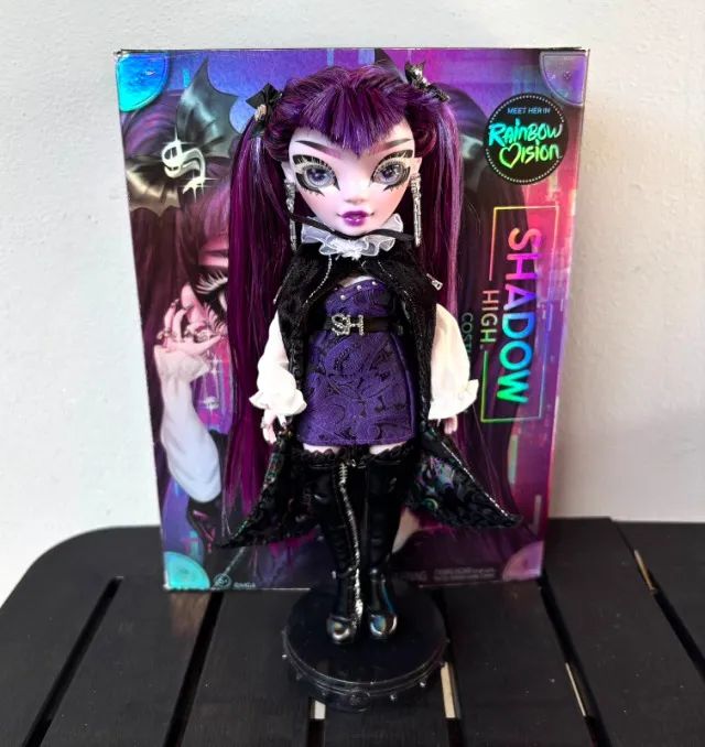 Boneca Rainbow High Shadow High Demi Batista