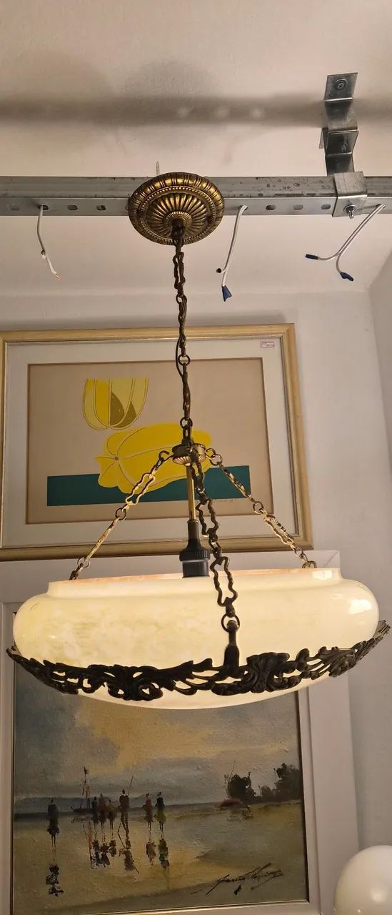 Plafon pendente em vidro com pátina marmorizada e guarnição em bronze - diâm. 39cm - Foto 4