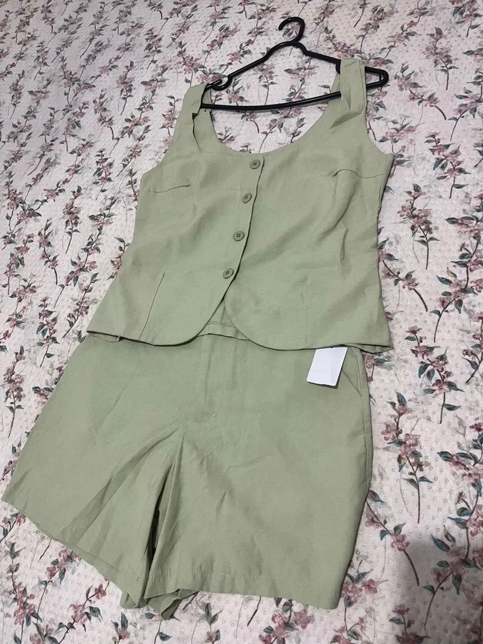 Conjunto linho verde colete e short - Foto 3