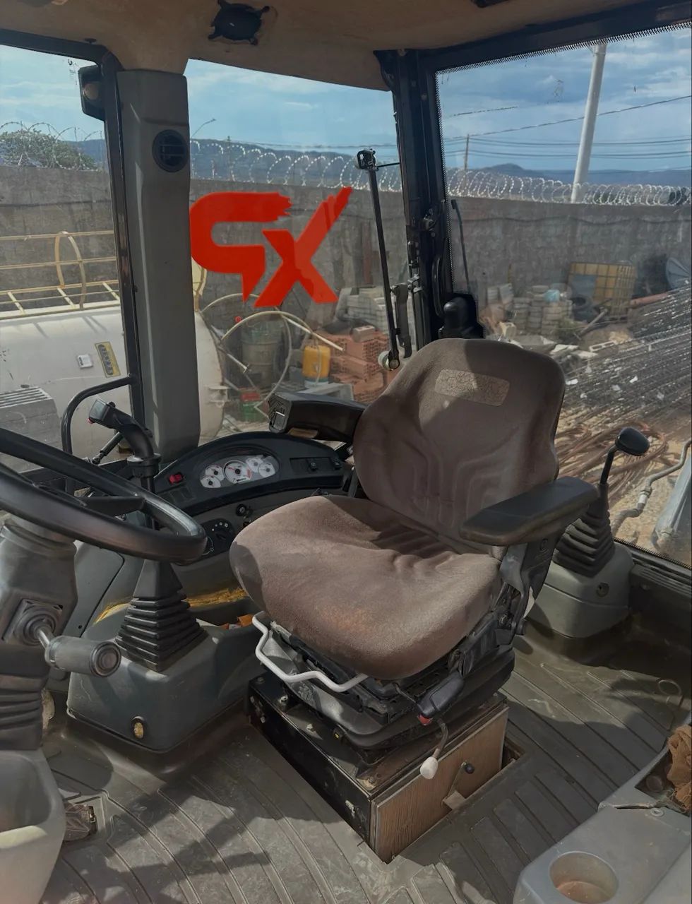 Retroescavadeira New Holland B110B 2014 - Foto 5