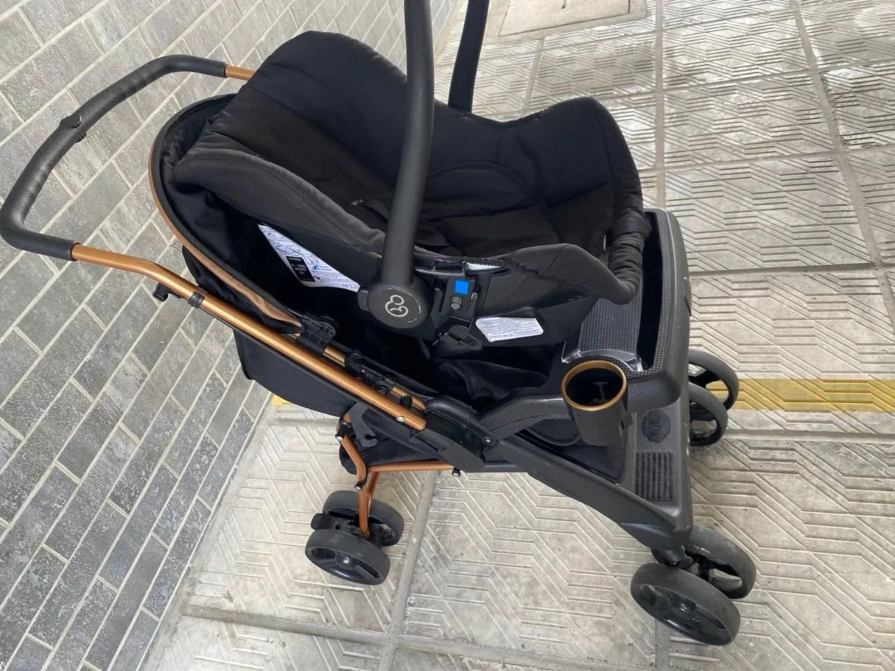 Carrinho de Bebê + Bebê conforto  - Foto 2