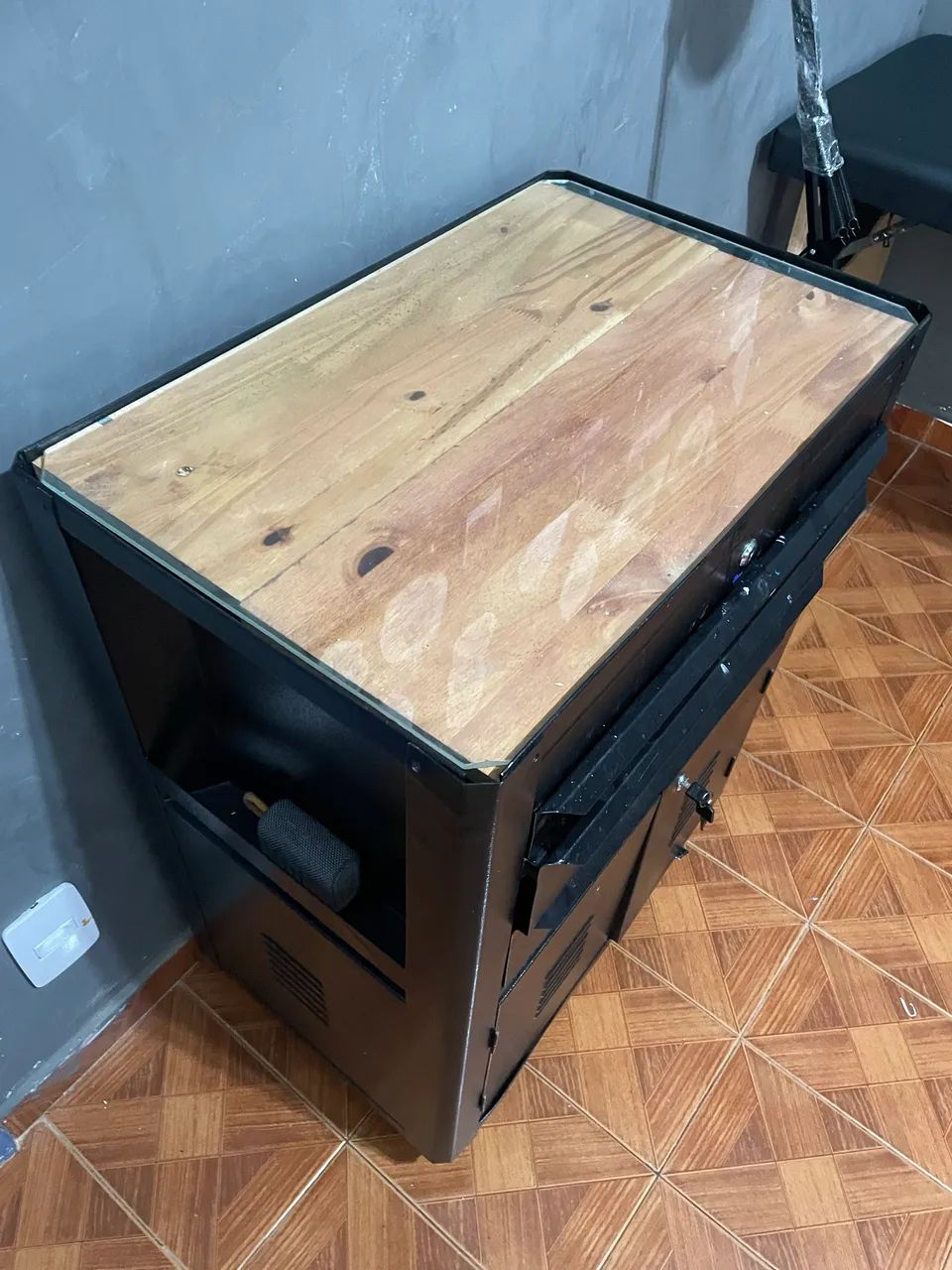 Bancada tatuagem / carrinho ferramentas - Foto 2